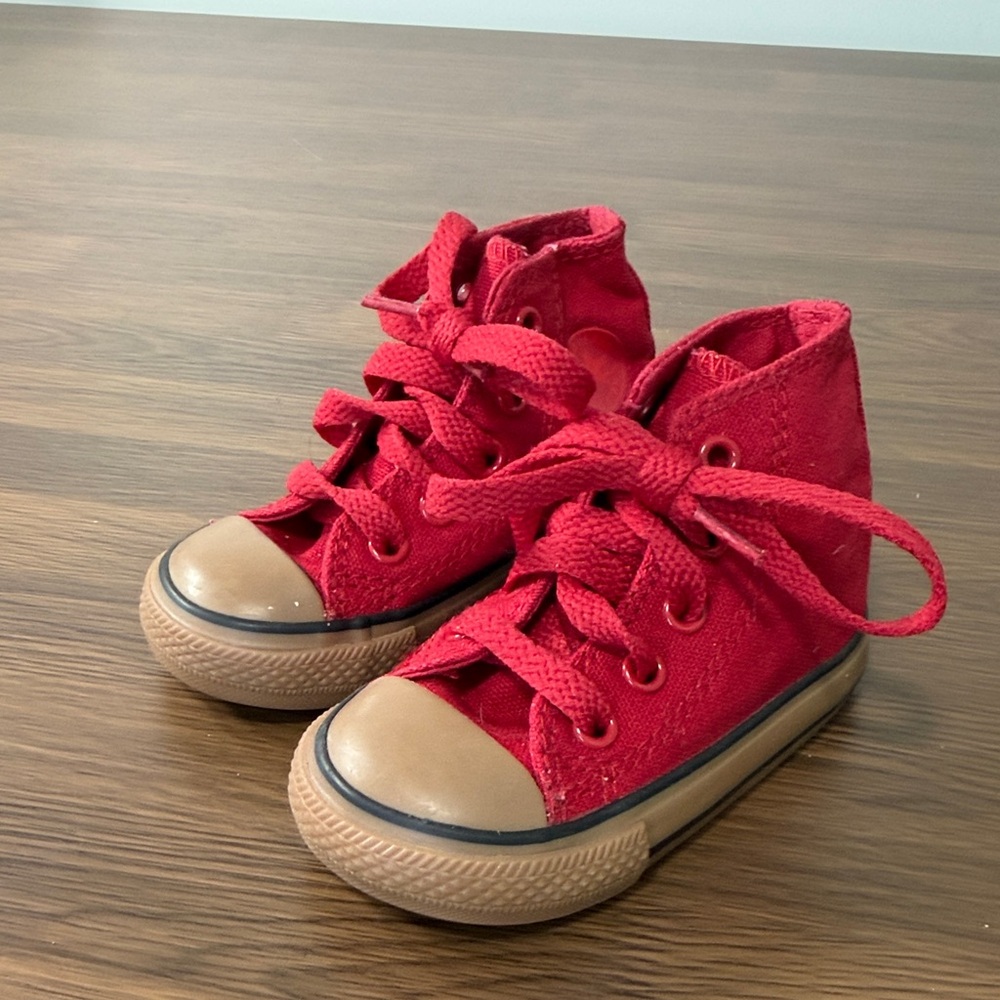 Converse Vibrant Red Kids High-Top Sneakers Sz 4